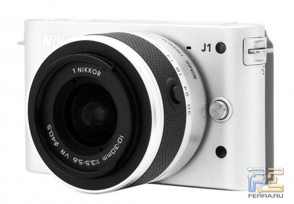Nikon 1 J1, вид спереди