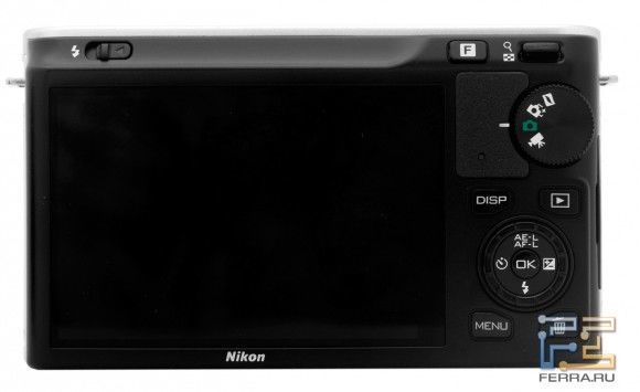 Nikon 1 J1, дисплей и тыльная сторона устройства