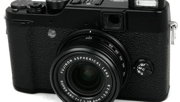 Fujifilm X10 — ретро нынче в моде