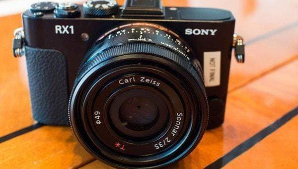 Обзор фотокамеры Sony RX1