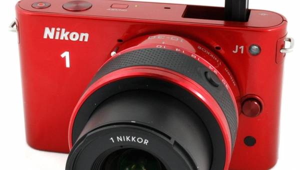 Nikon 1 J1 — тот же Nikon, но дешевле