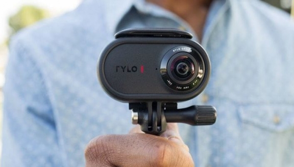 Крошечная 360-градусная камера Rylo