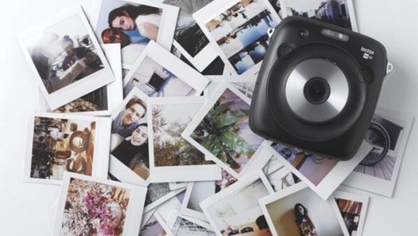 Fujifilm SQ10 – первая гибридная Instax-камера