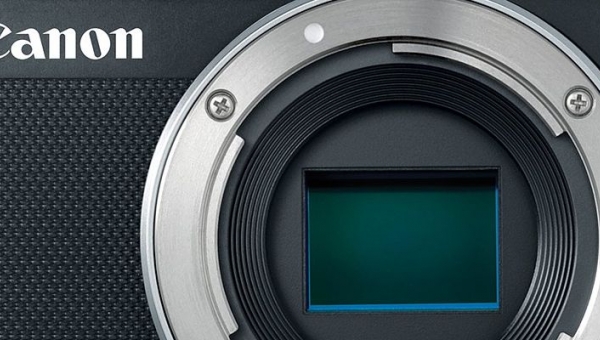 Новый EOS M100 с лучшей фокусировкой от Canon