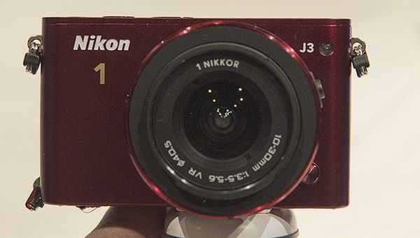 Nikon представли камеры Nikon 1 J3 и Nikon 1 S1
