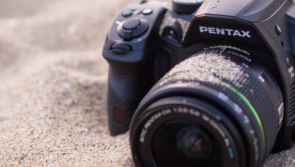 Камера Pentax K-30 доступна в новых цветах