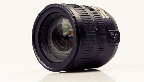 Nikon выпустили в продажу набор из трех объективов