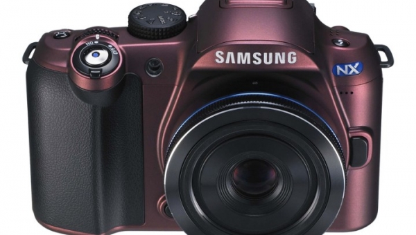Фотокамеры в розовом цвете и прошивка для NX10