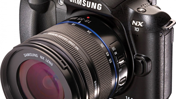 Фотокамера Samsung NX10 - теперь с поддержкой i-Function
