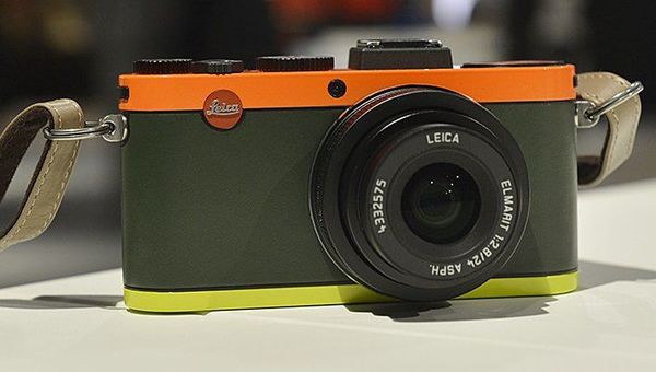 Leica представила камерe Leica X2 Edition Paul Smith