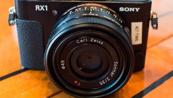 Первая информация и снимки камеры Sony RX1